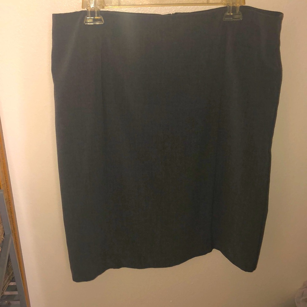 Grey pencil skirt- silk lined!